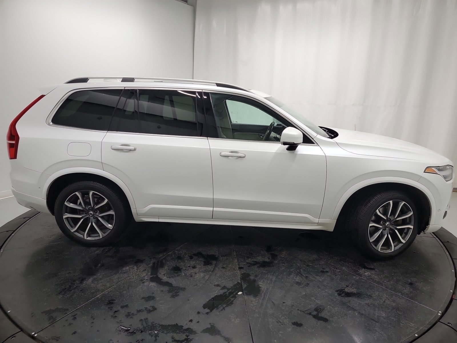 Used 2019 Volvo XC90 T6 Momentum w/ Advanced Package image 11