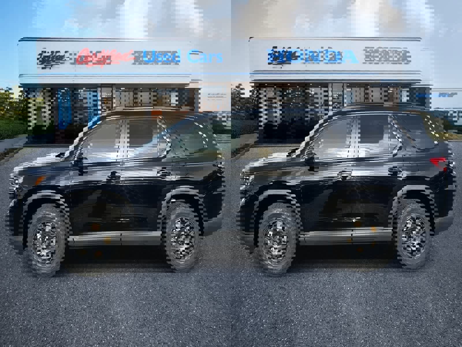 Used 2025 Honda Pilot TrailSport image 2