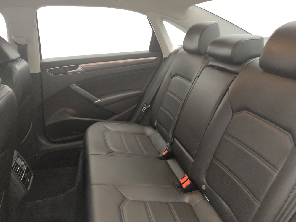 Used 2016 Volkswagen Passat 1.8T SE image 18