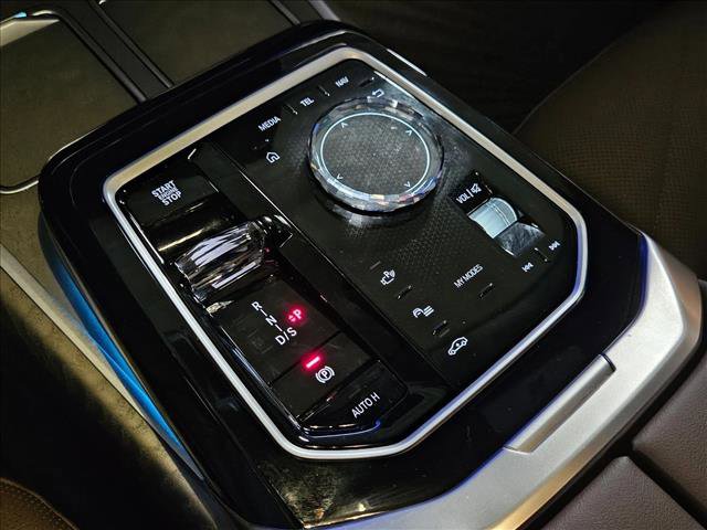 Used 2025 BMW 740i RWD image 11