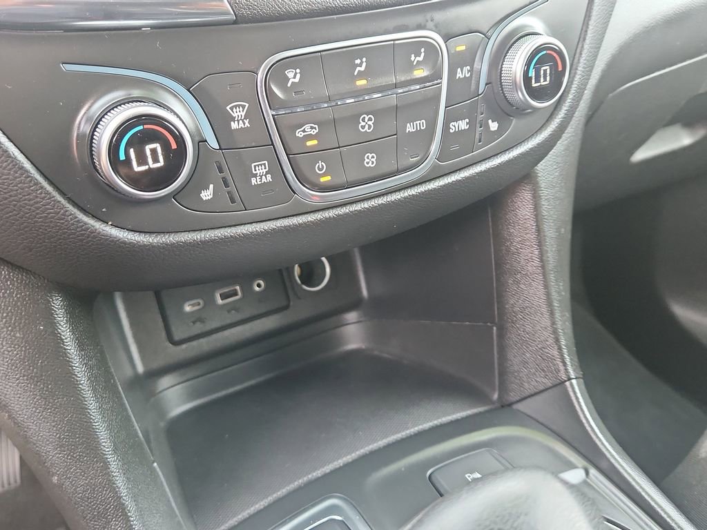 Used 2023 Chevrolet Equinox LT w/ Driver Convenience Package image 26