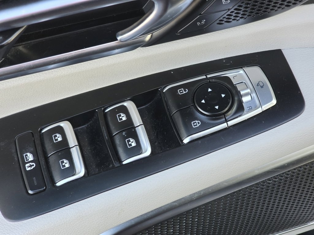 Used 2020 Kia Telluride SX w/ SX Prestige Package image 24