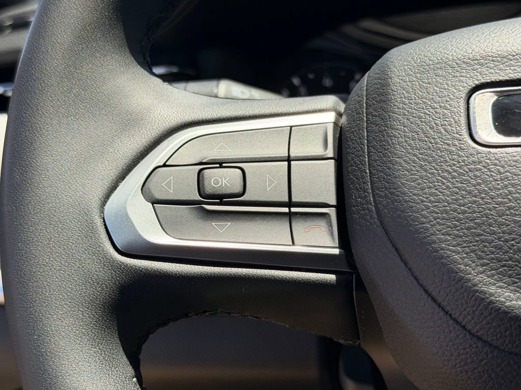 Used 2025 Jeep Compass Limited AWD/4WD image 15