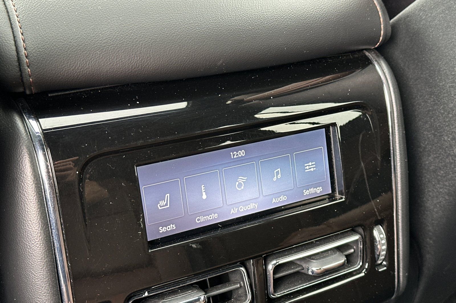 Used 2023 Lincoln Aviator Reserve w/ Equipment Group 201A RWD image 14