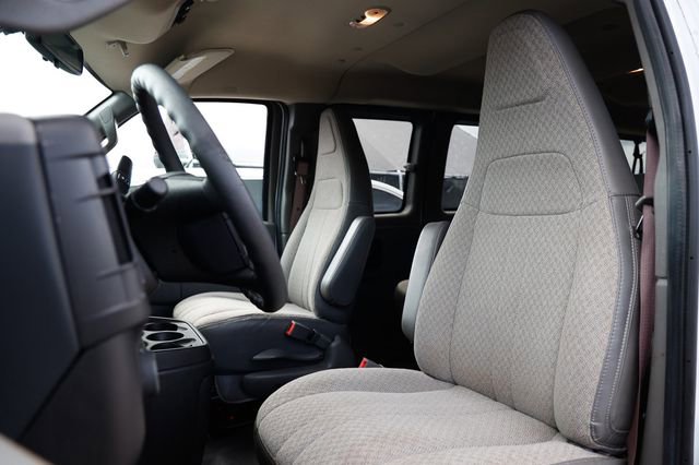 Used 2022 Chevrolet Express 3500 LS RWD image 6