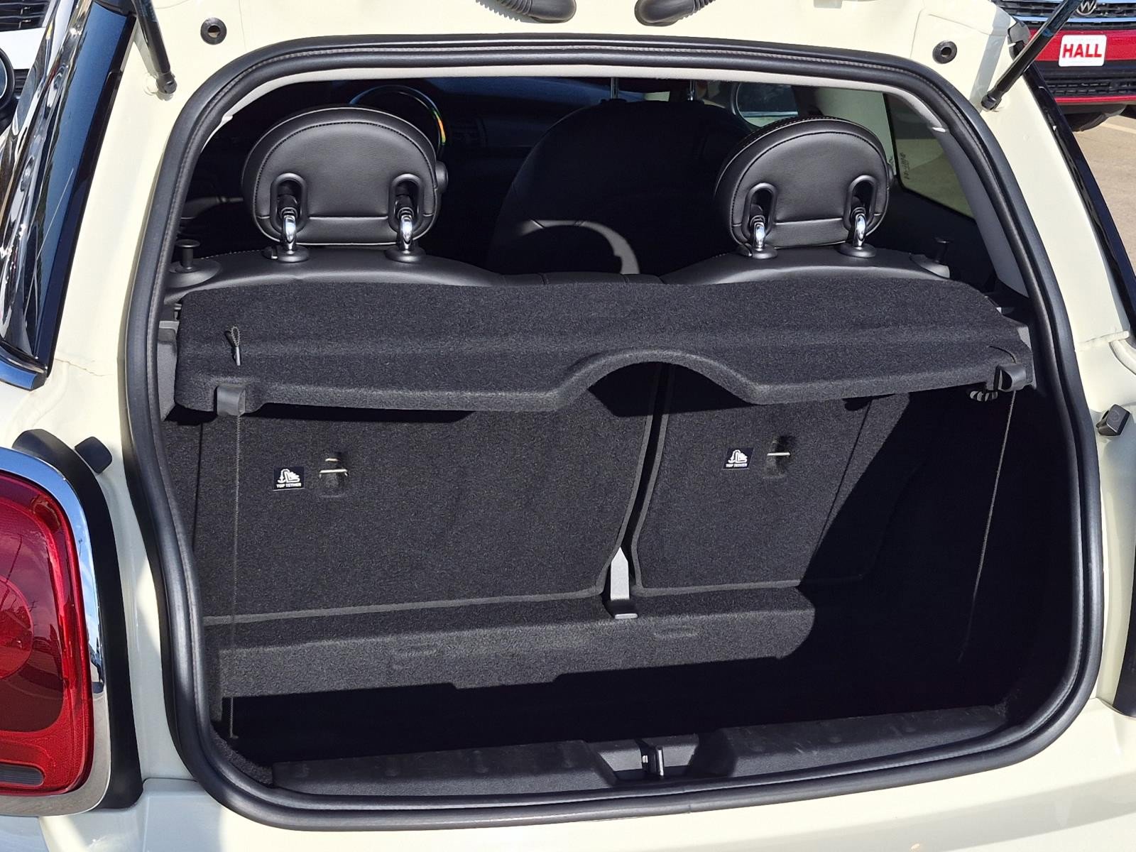 Used 2018 MINI Cooper 2-Door Hardtop FWD image 9