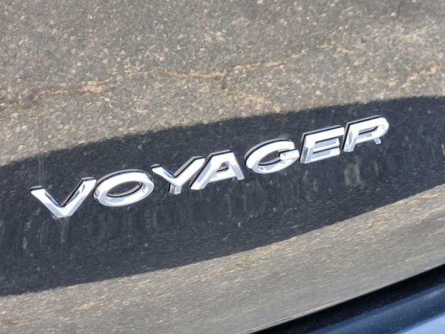 Used 2023 Chrysler Voyager LX FWD image 12