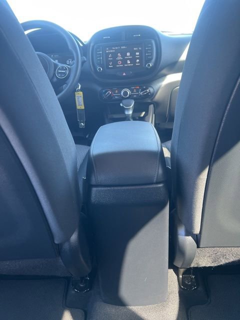 Used 2025 Kia Soul LX w/ LX Technology Package FWD image 24