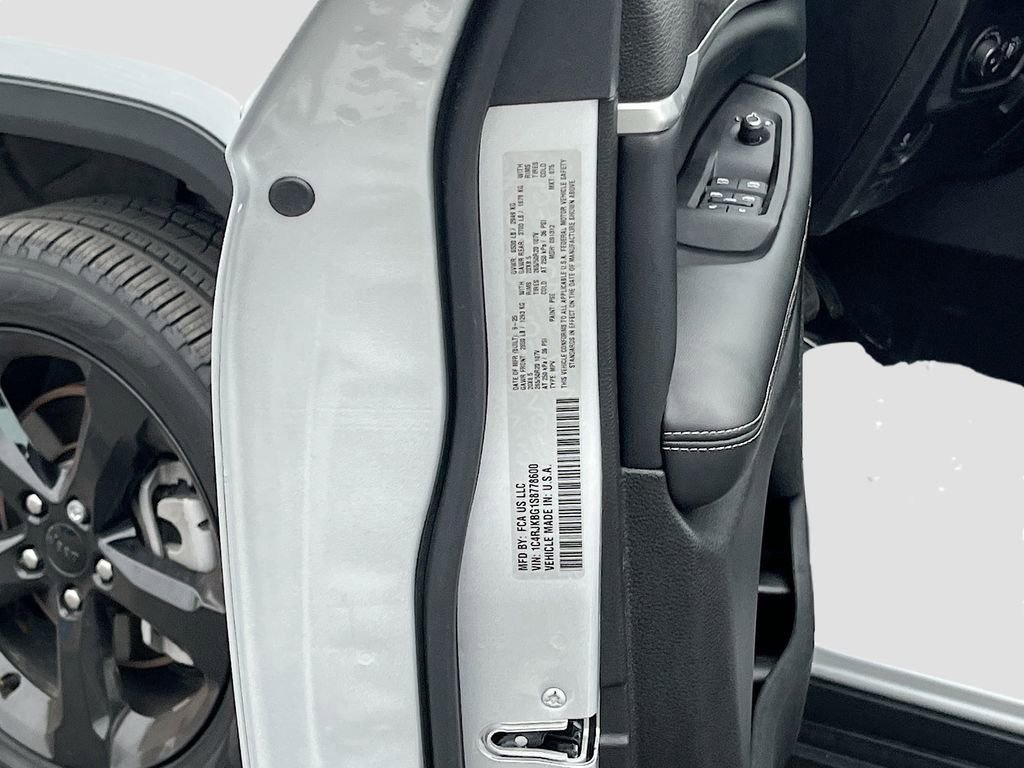 Certified 2025 Jeep Grand Cherokee L Limited w/ Black Appearance Package image 33