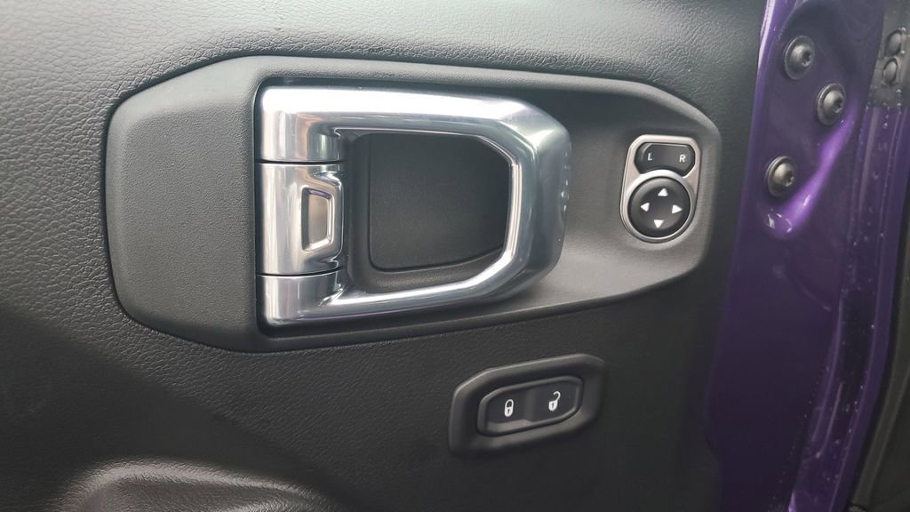 New 2026 Jeep Wrangler Unlimited Rubicon w/ Technology Group image 21