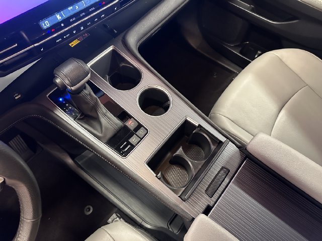 Certified 2025 Toyota Sienna XLE FWD image 23