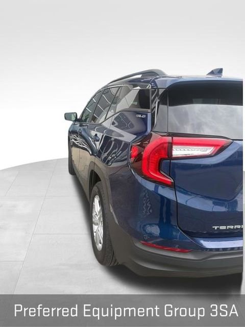 Used 2023 GMC Terrain SLE w/ Driver Convenience Package image 7