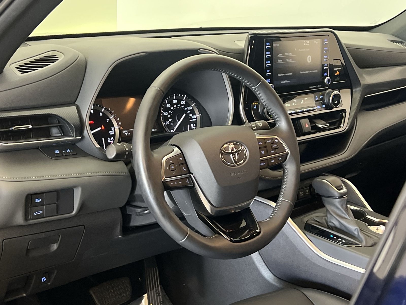 Used 2021 Toyota Highlander XSE AWD/4WD image 15