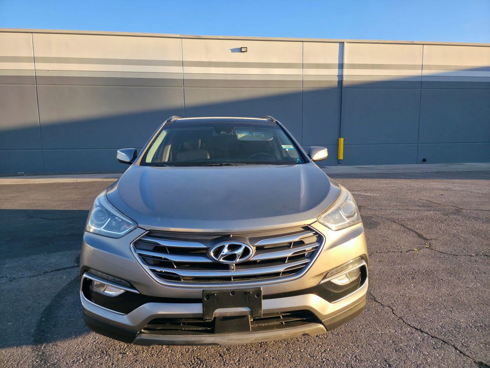 Used 2018 Hyundai Santa Fe Sport w/ 2.0T Ultimate Tech Package 05 FWD image 2