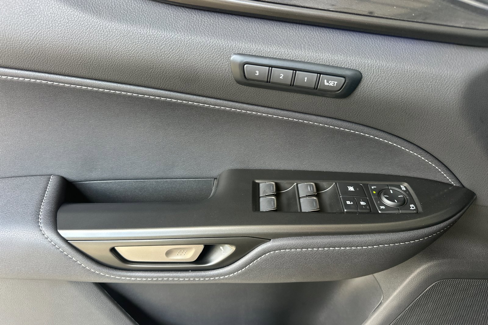 New 2025 Lexus NX 350h AWD w/ Premium Package image 11