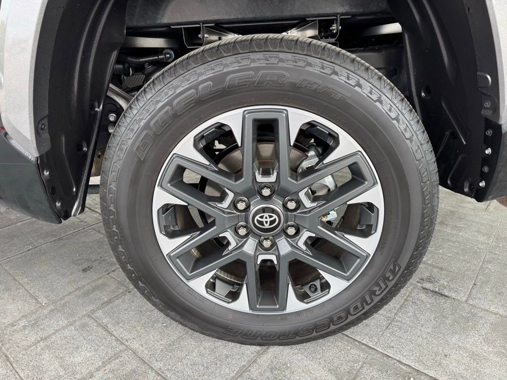 Used 2025 Toyota Tundra Limited AWD/4WD image 4