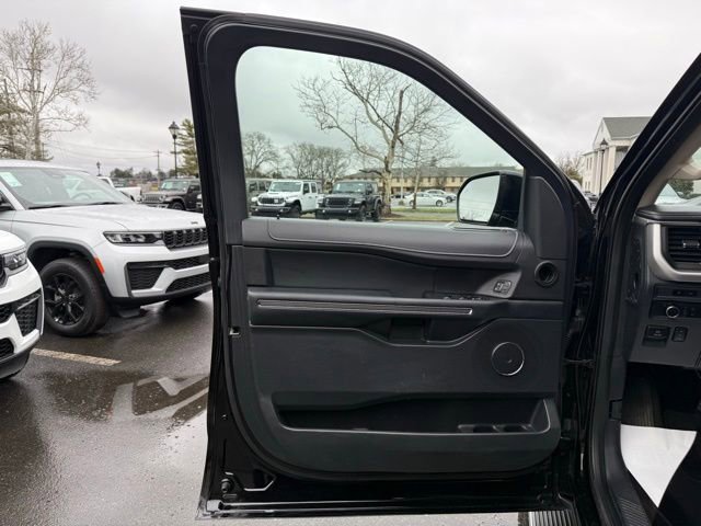 Used 2023 Ford Expedition Max XLT AWD/4WD image 24