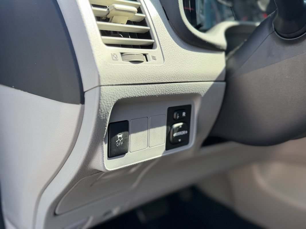 Used 2012 Toyota Corolla L FWD image 15