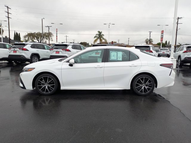 Used 2024 Toyota Camry SE image 12