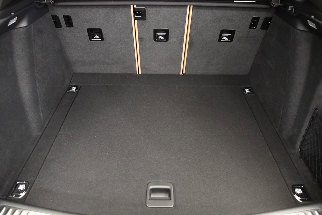 Certified 2025 Porsche Macan image 53