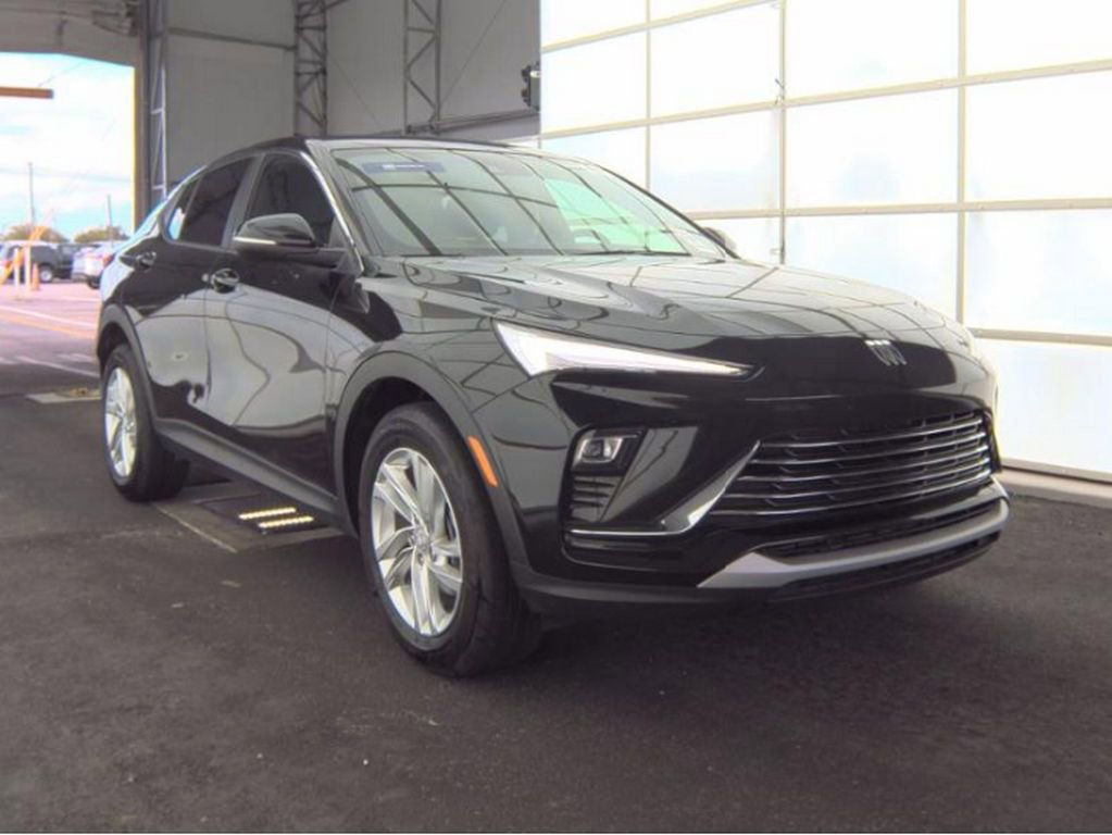 Used 2025 Buick Envista Preferred w/ Convenience I Package image 4