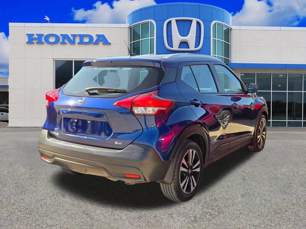 Used 2019 Nissan Kicks SV FWD image 2