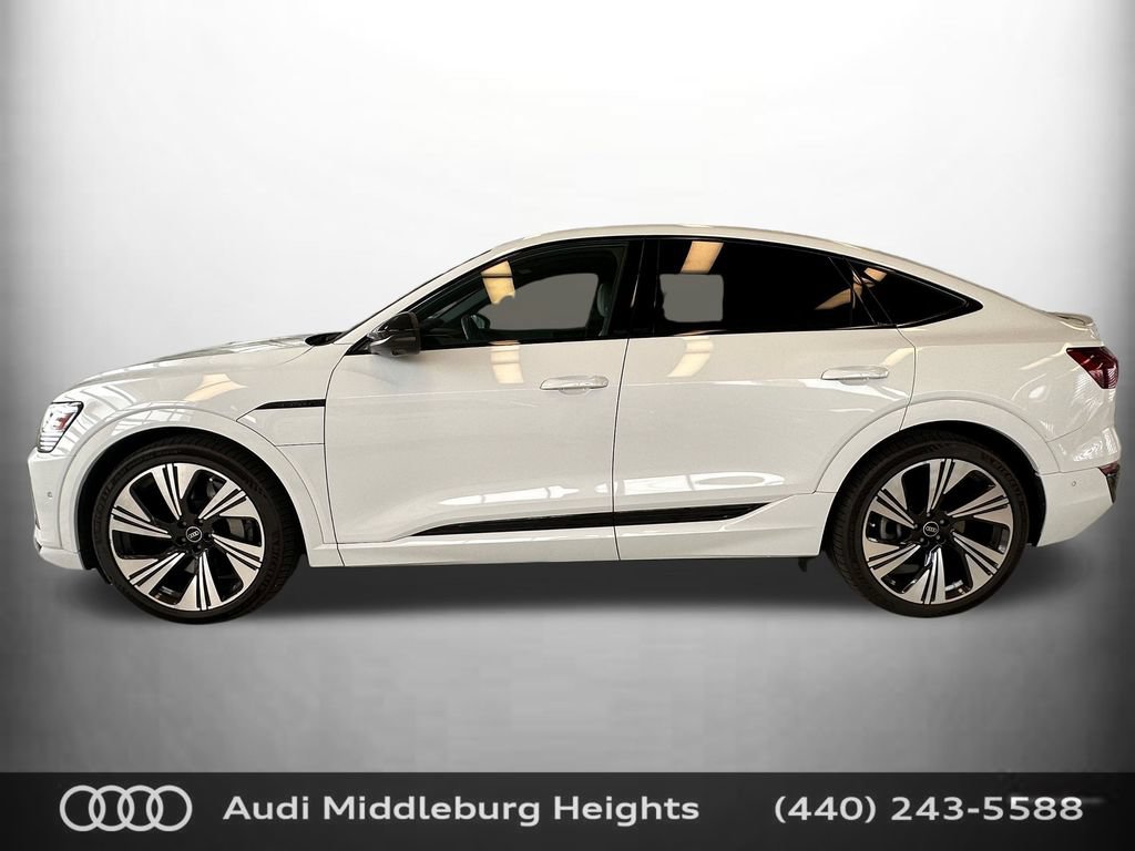 Used 2024 Audi Q8 e-tron Prestige w/ Prestige Package AWD/4WD image 6