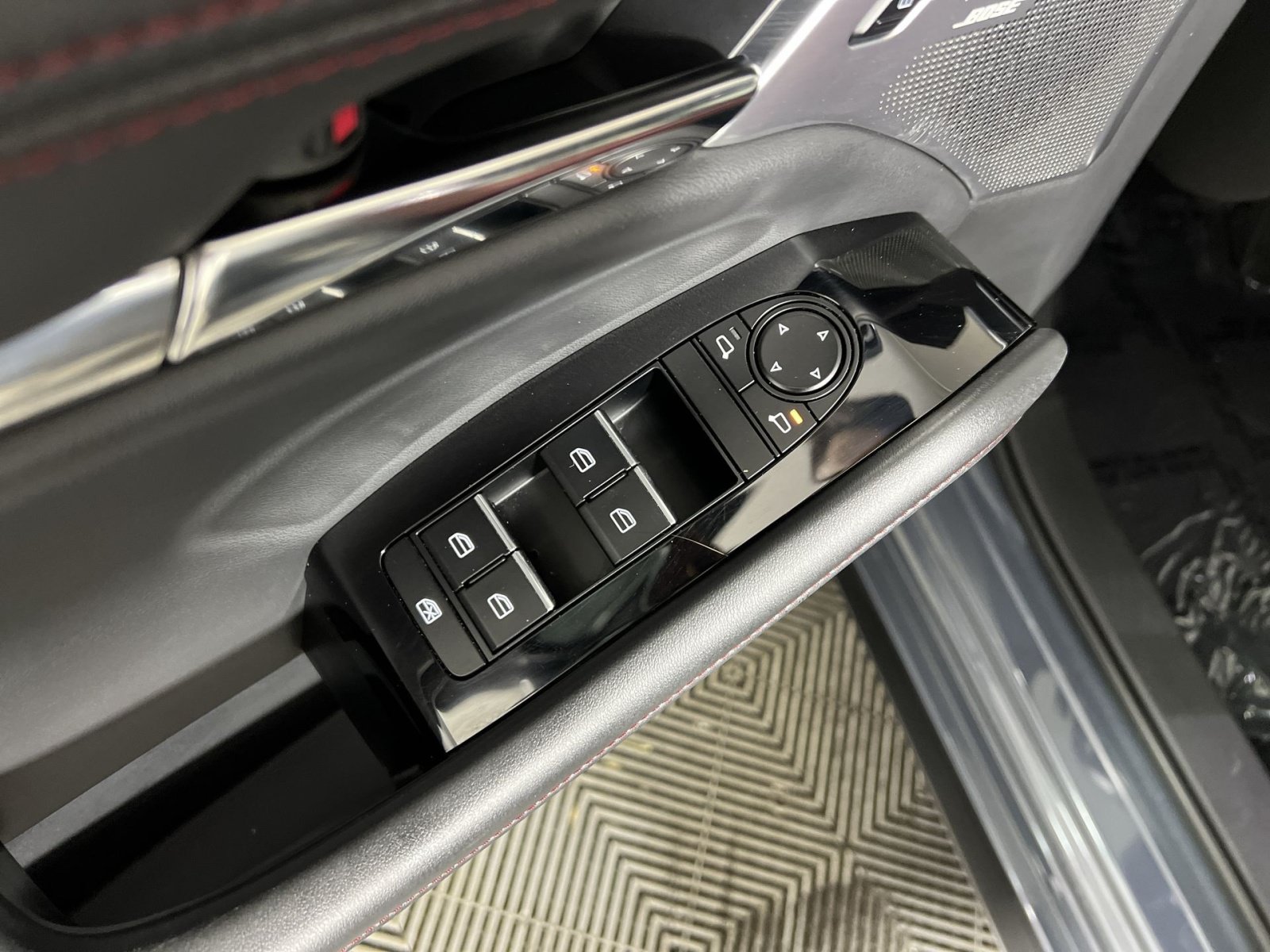 Used 2022 MAZDA MAZDA3 s FWD image 15