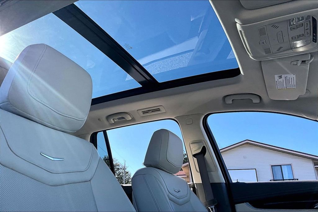 Used 2023 Cadillac XT6 Premium Luxury w/ Technology Package image 28