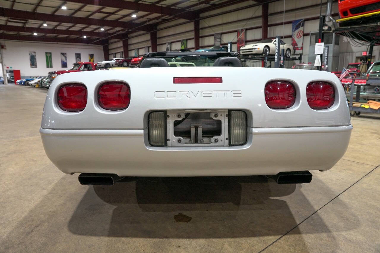 Used 1996 Chevrolet Corvette Convertible RWD image 7
