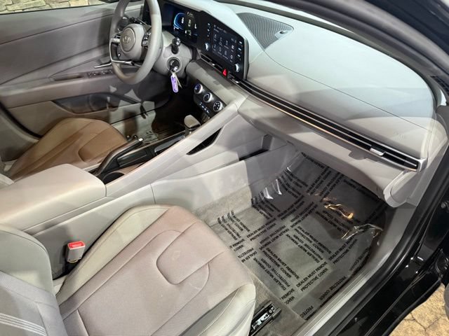New 2026 Hyundai Elantra SE FWD image 30