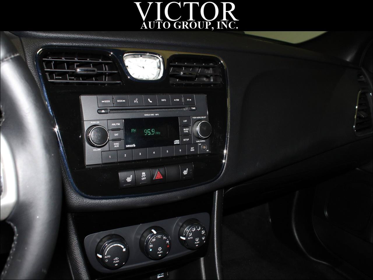 Used 2013 Chrysler 200 Limited FWD image 19