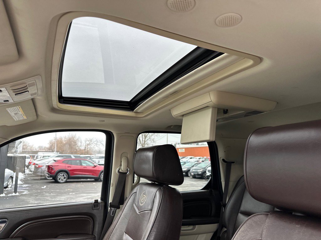 Used 2014 Cadillac Escalade Platinum image 13