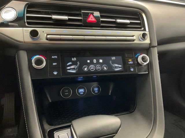 Used 2025 Genesis G70 2.5T image 22