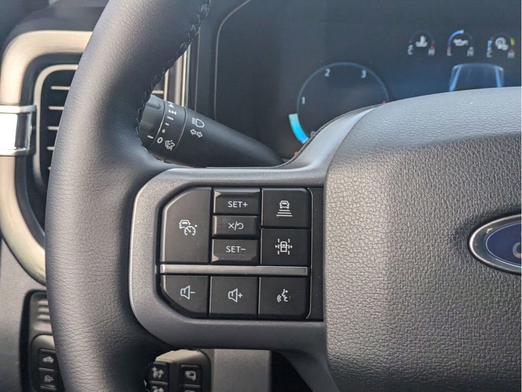 New 2026 Ford F250 Lariat w/ Black Appearance Package image 15