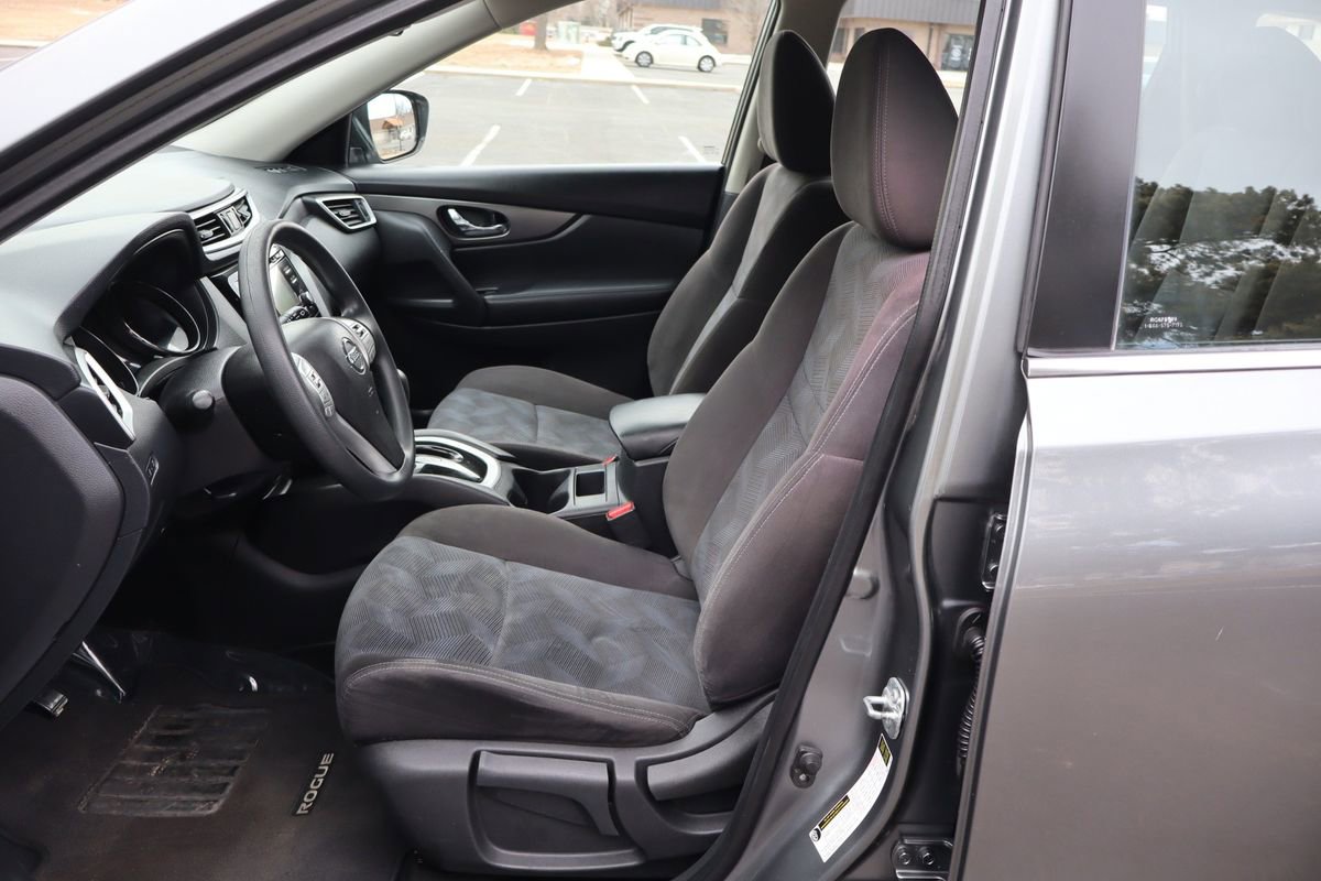 Used 2015 Nissan Rogue S image 19