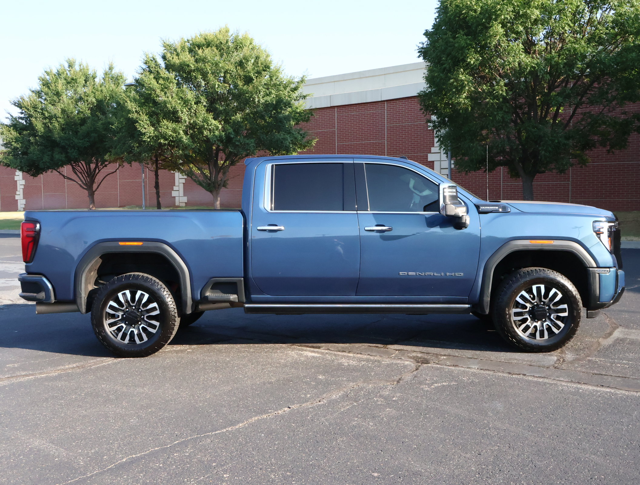 Used 2025 GMC Sierra 2500 Denali Ultimate w/ Max Trailering Package AWD/4WD image 40