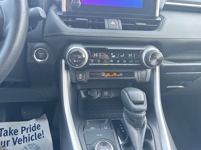Used 2025 Toyota RAV4 XLE image 24