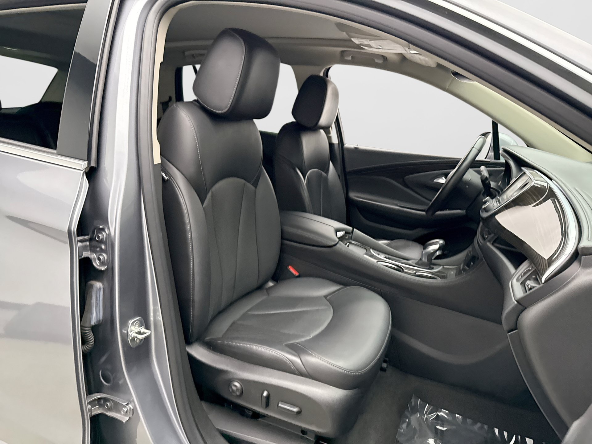 Used 2019 Buick Envision Essence AWD/4WD image 16
