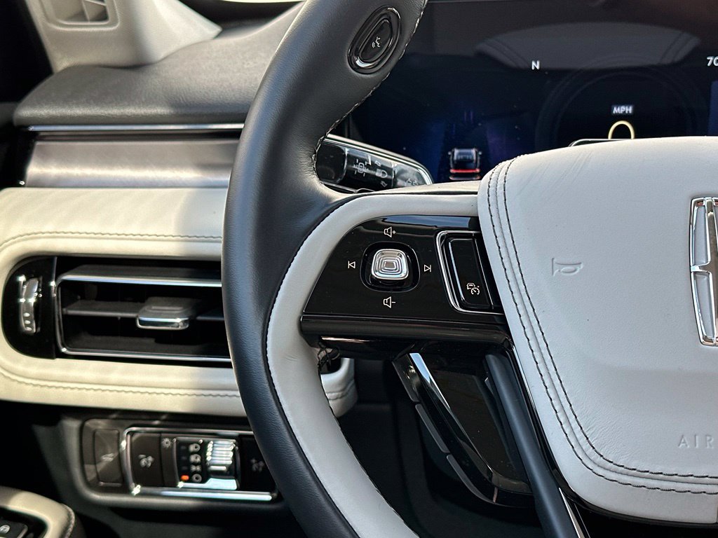 New 2027 Lincoln Aviator AWD image 9