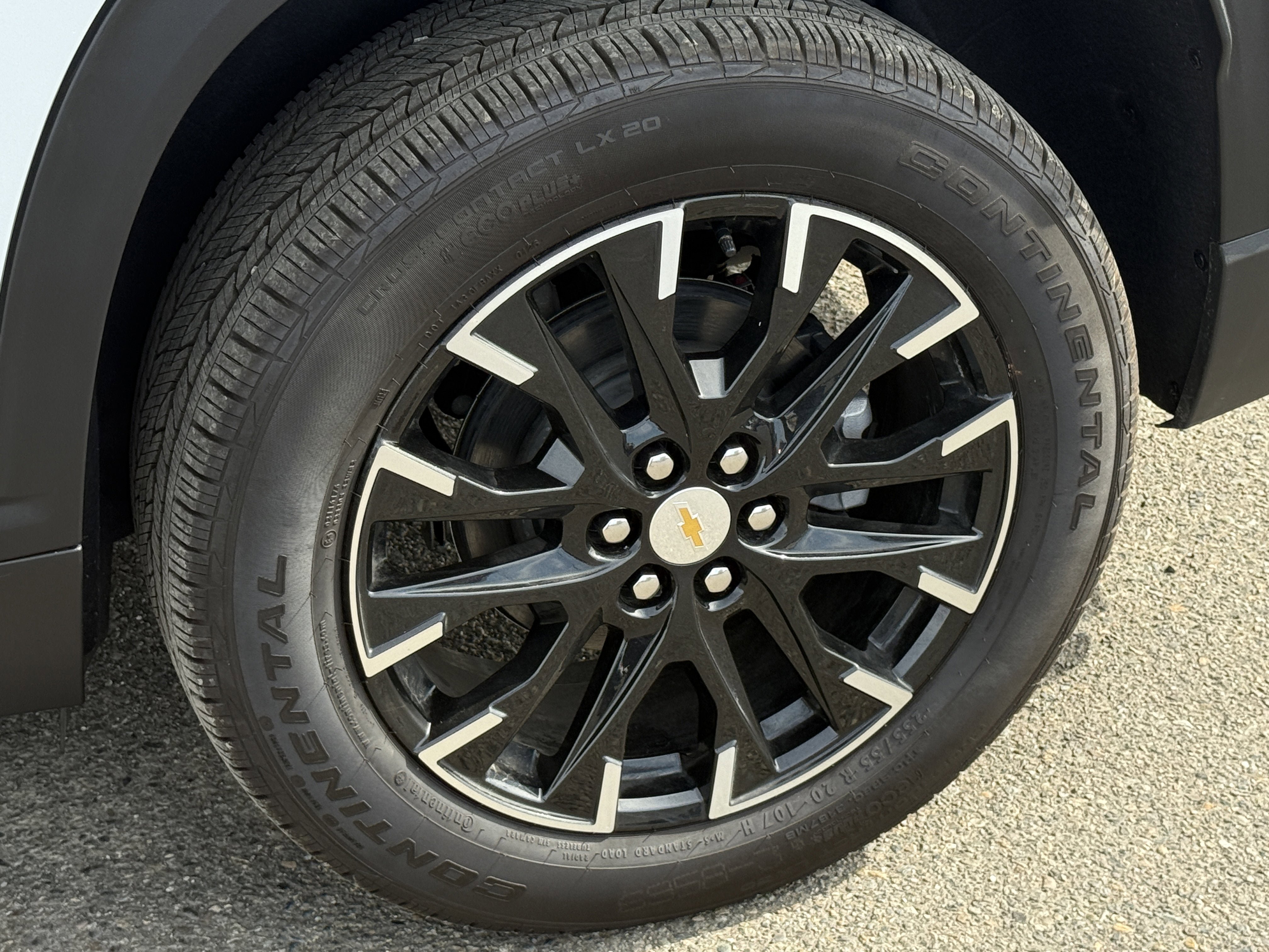 New 2026 Chevrolet Traverse LT w/ Sun and Wheel Package AWD/4WD image 30