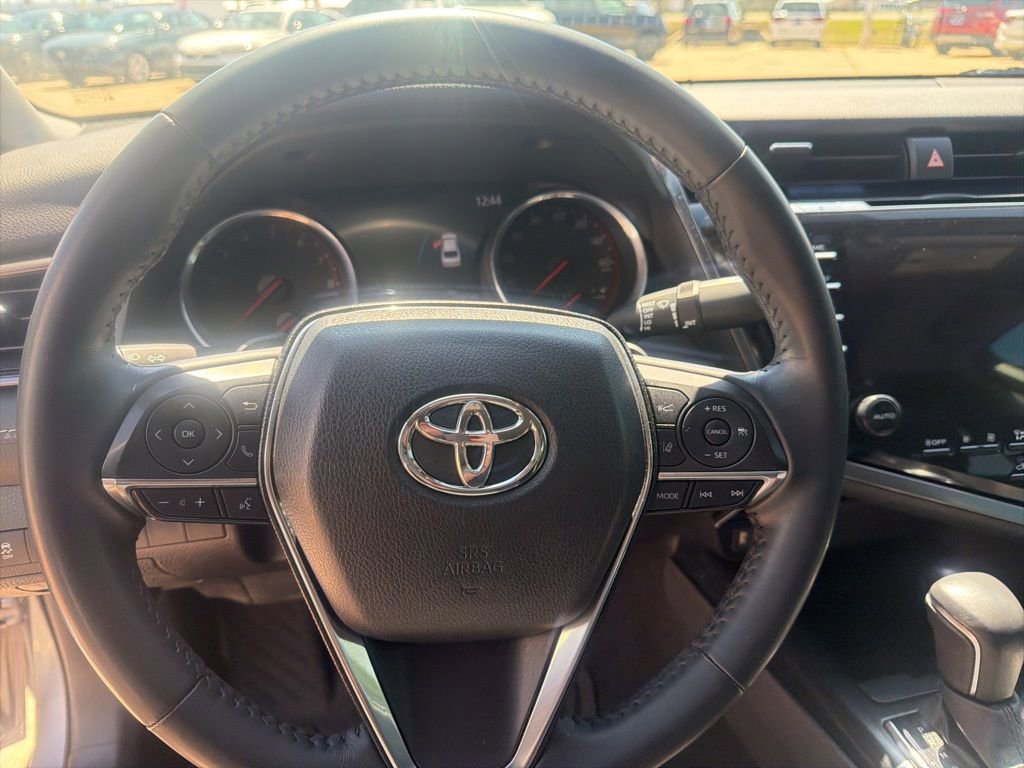 Used 2020 Toyota Camry XSE image 9