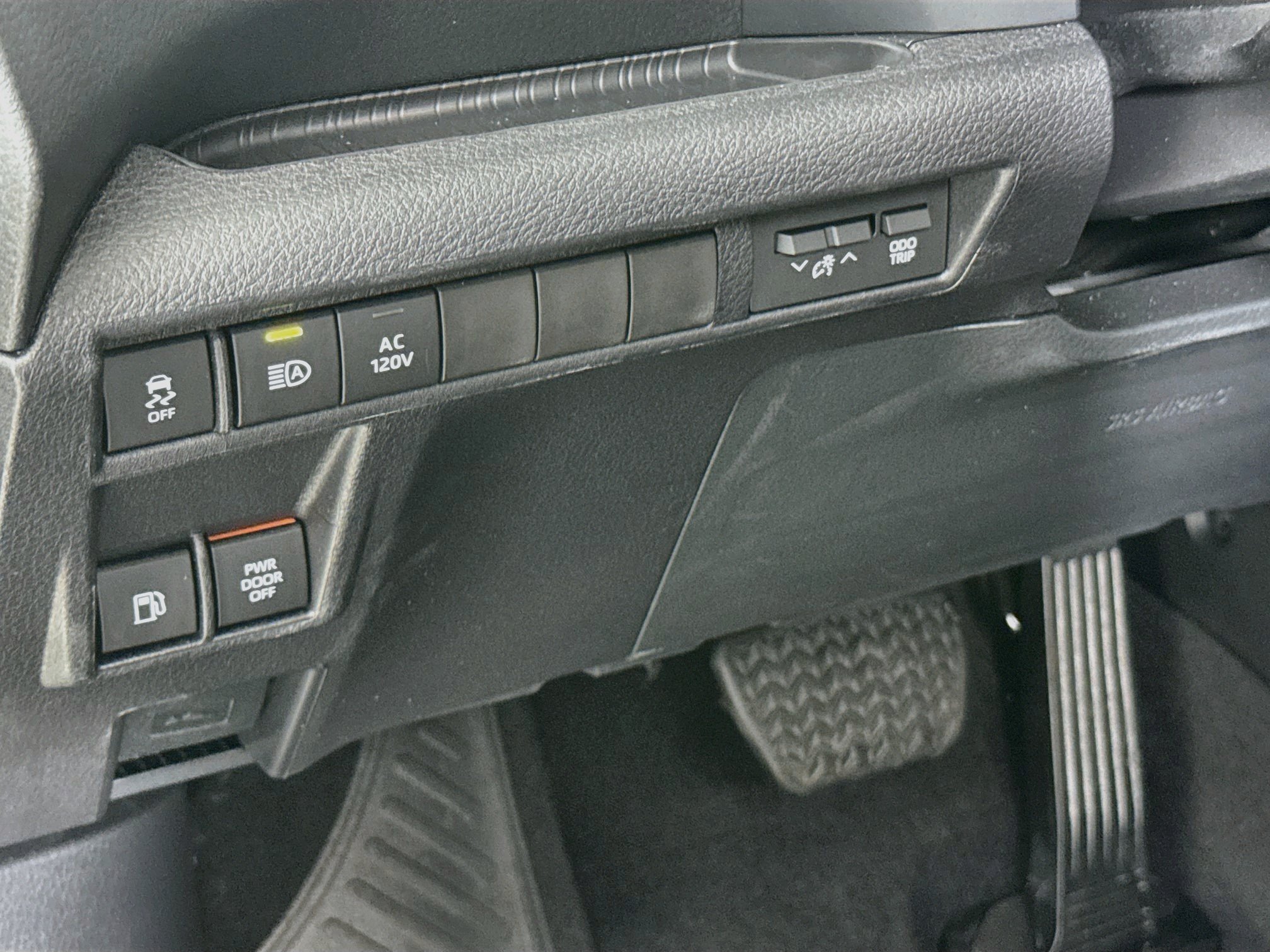 Used 2026 Toyota Sienna XLE Woodland Edition AWD/4WD image 10