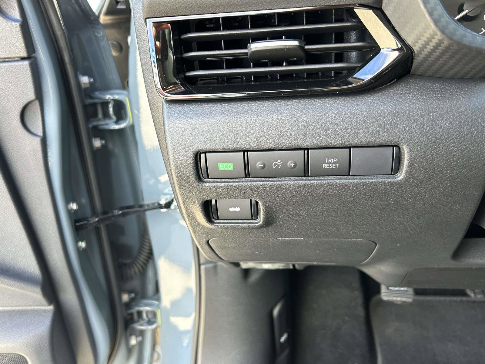 Used 2025 Nissan Sentra SV w/ All-Weather Package image 19