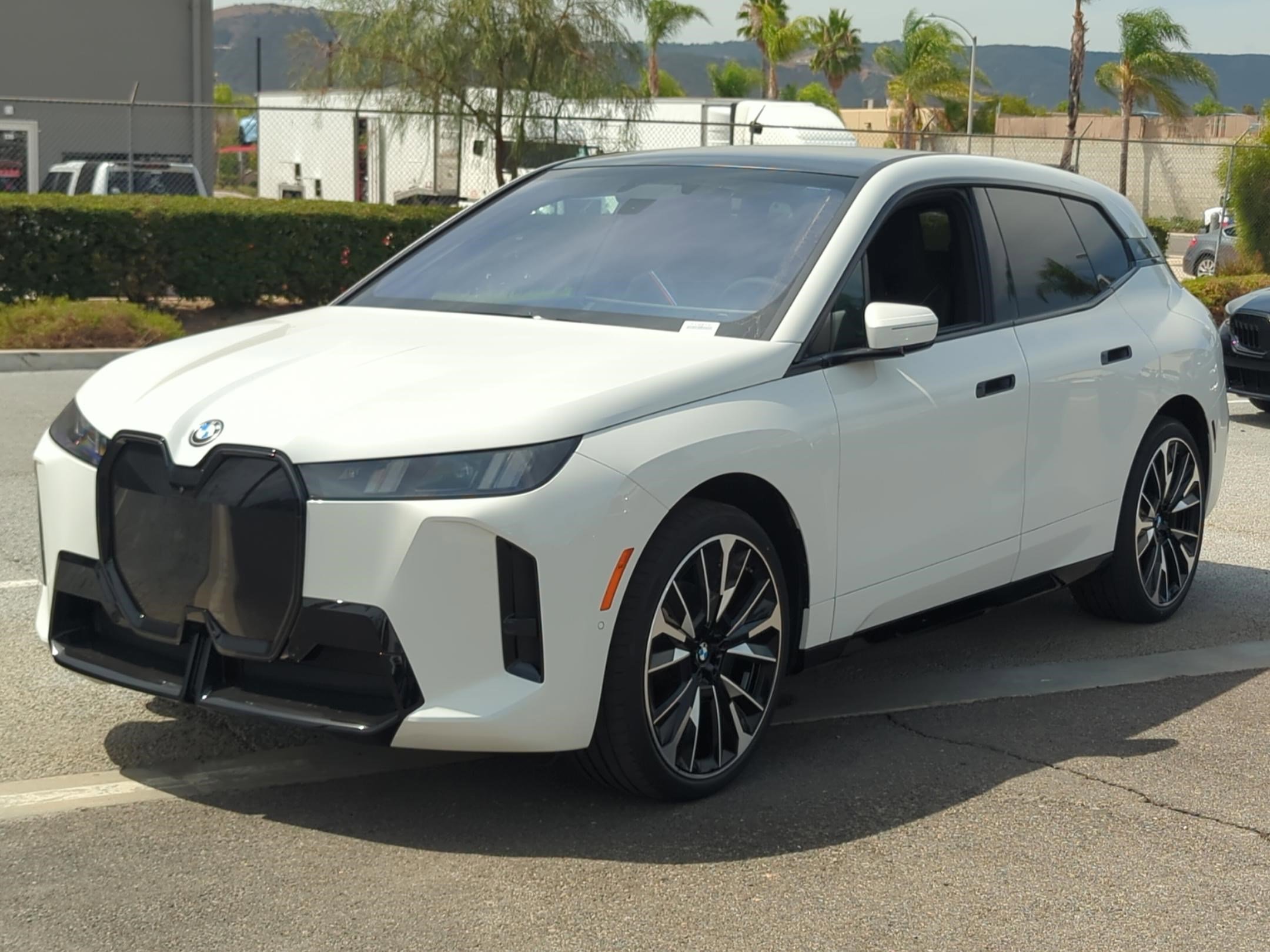 New 2026 BMW iX xDrive45 w/ M Sport Package image 3