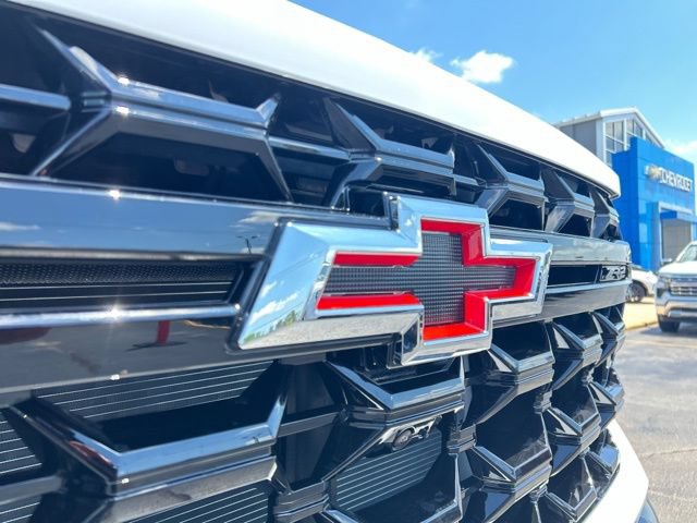 New 2026 Chevrolet Silverado 2500 ZR2 w/ LPO, Dark Essentials Package AWD/4WD image 17