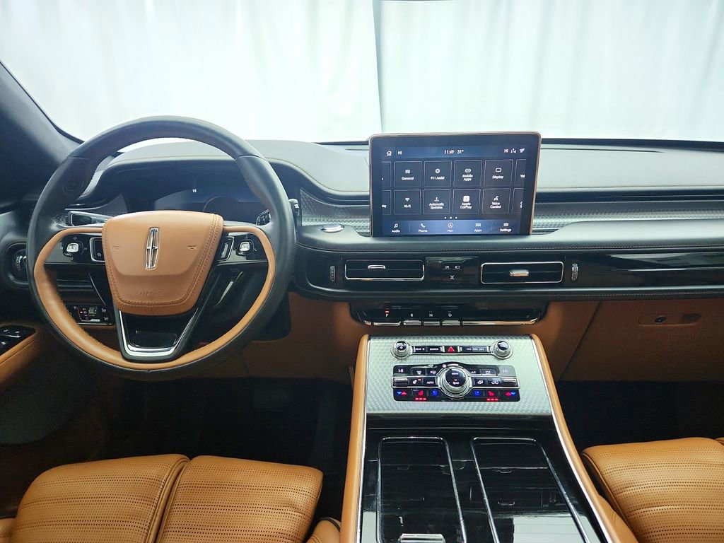 Used 2020 Lincoln Aviator Black Label Grand Touring w/ Class IV Trailer Tow Package image 17