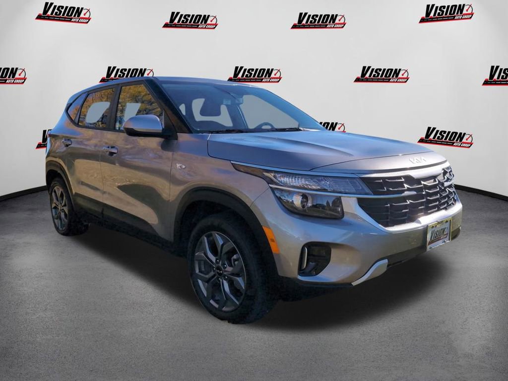 Certified 2024 Kia Seltos LX image 3