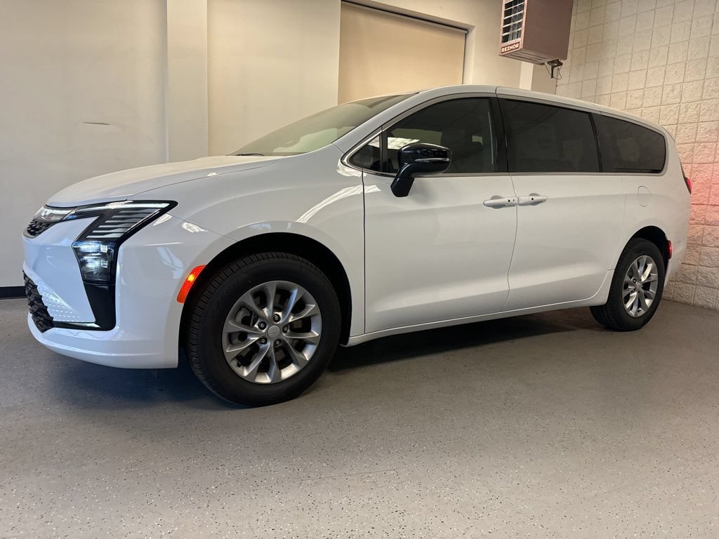 New 2027 Chrysler Pacifica Select AWD/4WD image 13