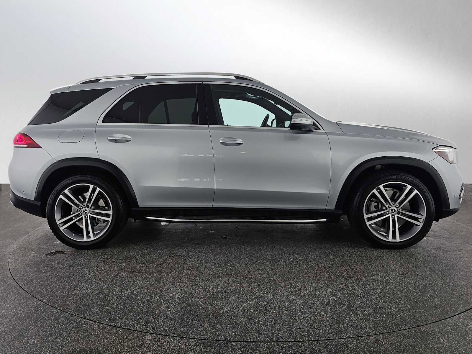 Used 2022 Mercedes-Benz GLE 450 4MATIC image 2